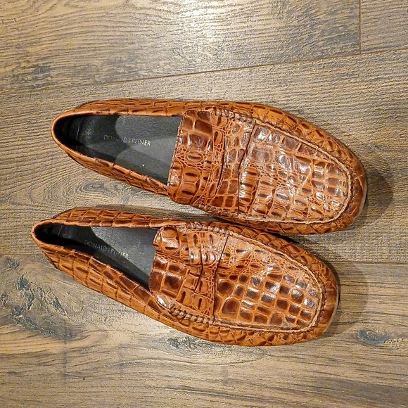 Donald Pliner loafer - Picture 1 of 3